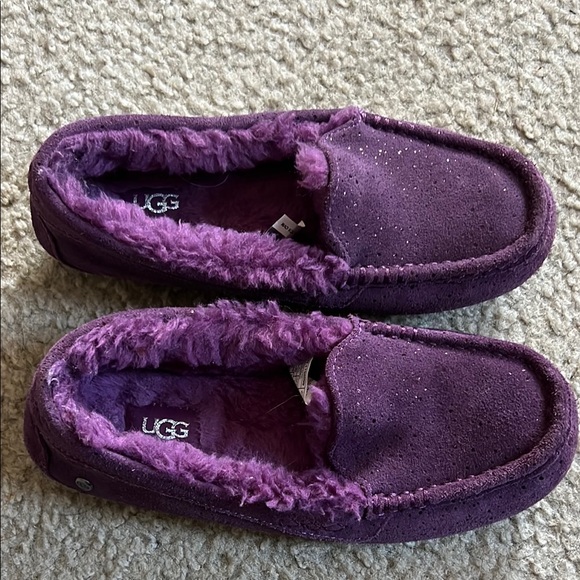 Ugg Ansley Slippers - Picture 1 of 4